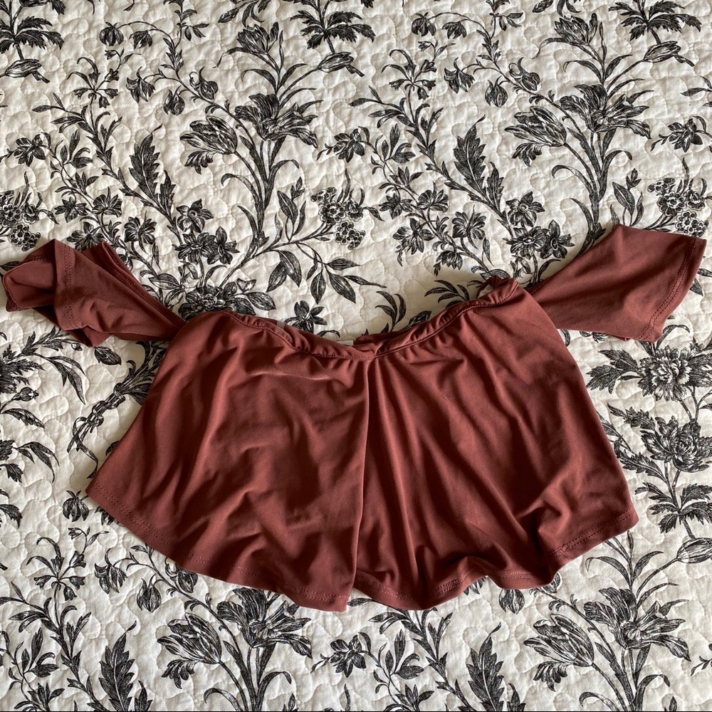Seven sister off the shoulder crop top - size s